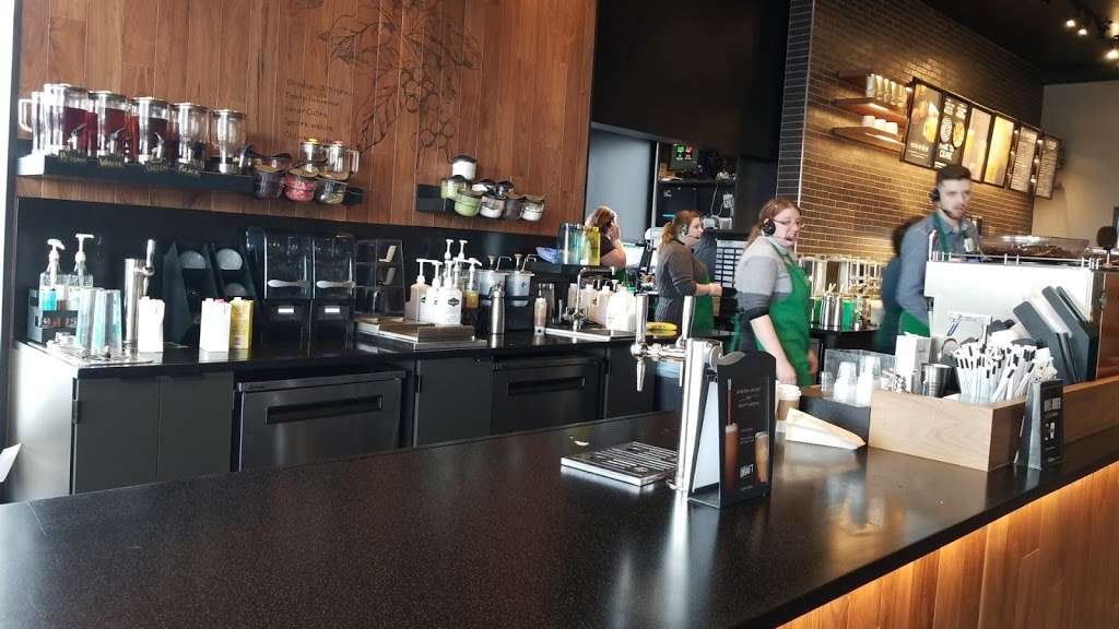 Starbucks | 281 N Edwards Blvd Ste A, Lake Geneva, WI 53147, USA | Phone: (262) 248-3010