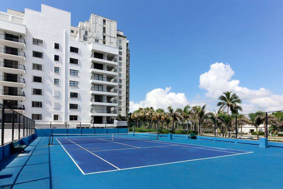 Miami Vacation Rentals by Vacasa | 5445 Collins Ave, Suite CU20, Miami Beach, FL 33140, USA | Phone: (855) 861-5757