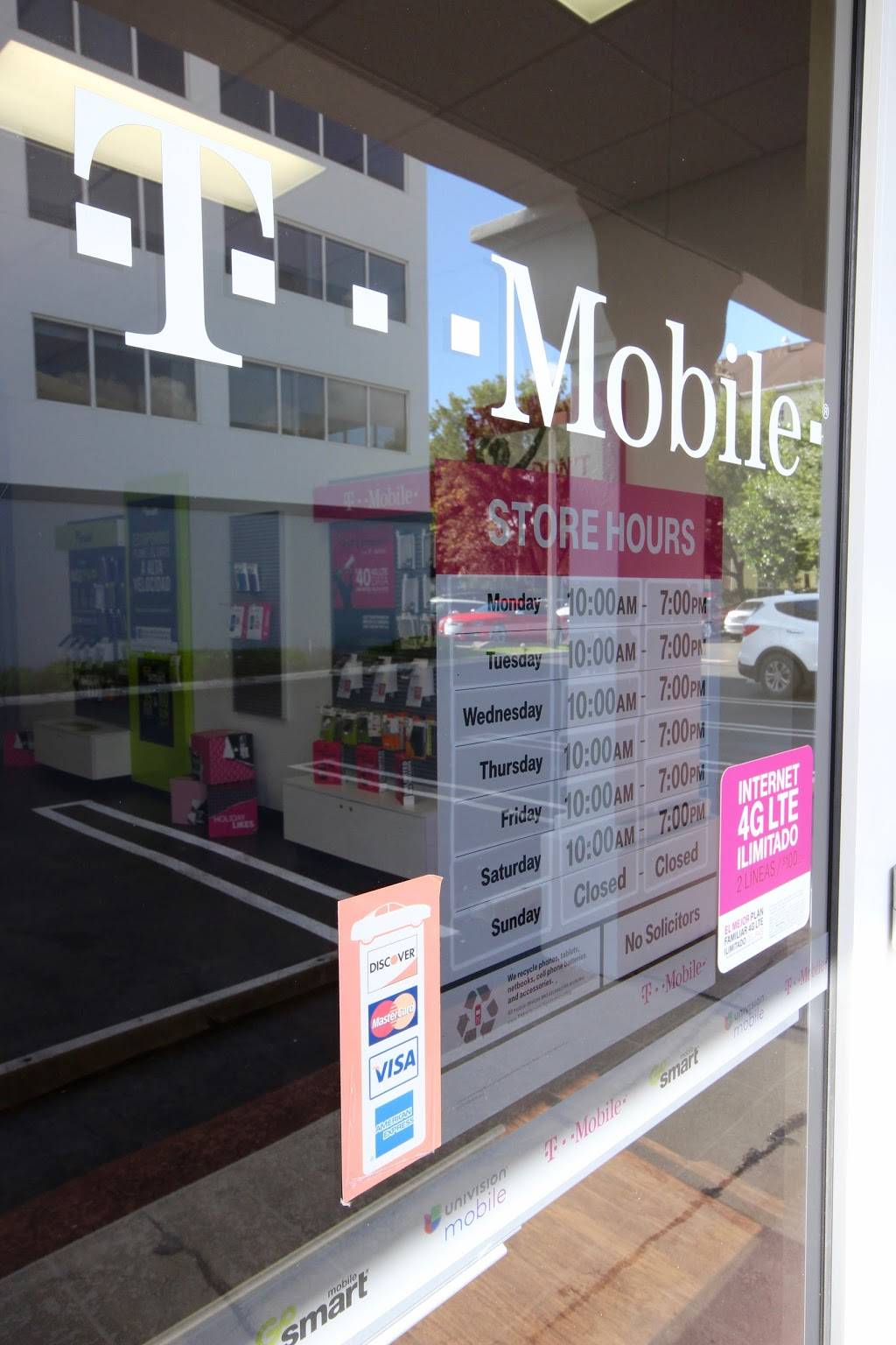 T-Mobile Doral Simply Prepaid | 3655 NW 107th Ave #110, Doral, FL 33178, USA | Phone: (305) 456-0579