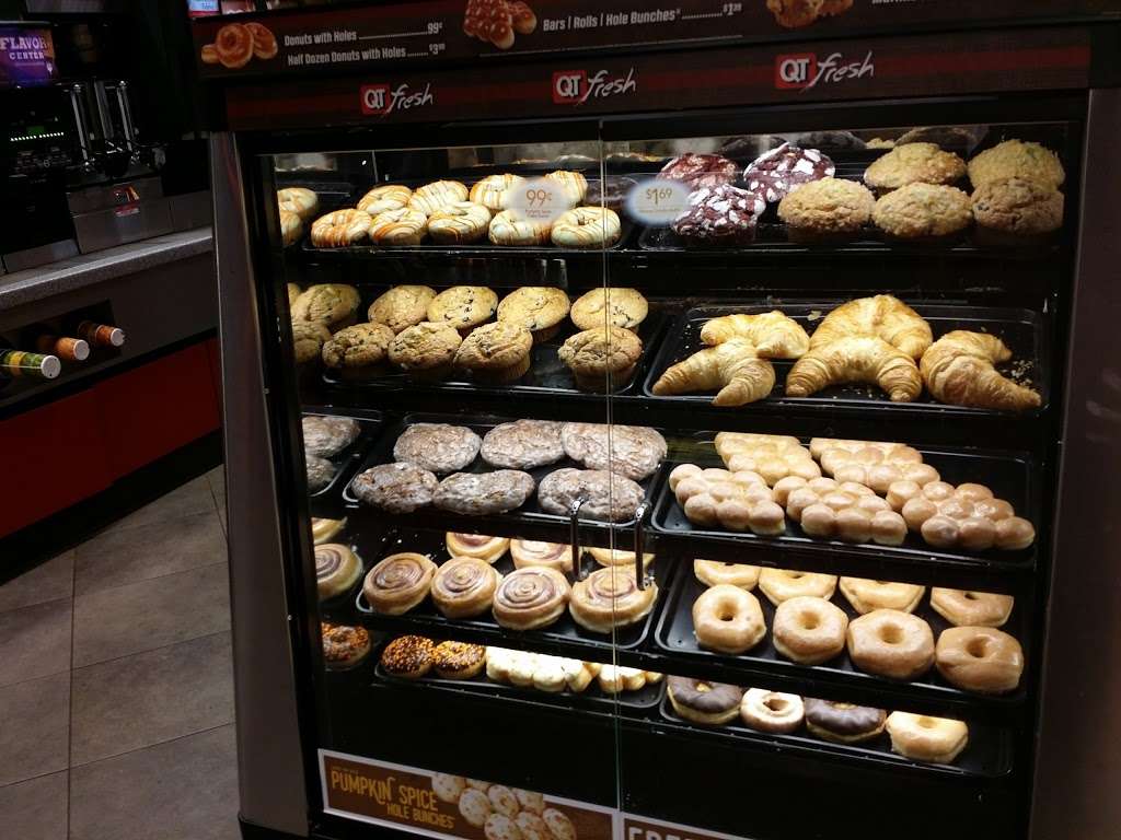 QuikTrip | 4005 Lake Ridge Pkwy, Grand Prairie, TX 75052, USA | Phone: (972) 522-7668