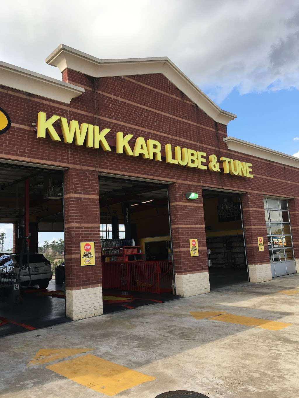 Kwik Kar at Champions | 6948 Cypresswood Dr, Spring, TX 77379, USA | Phone: (832) 717-5800