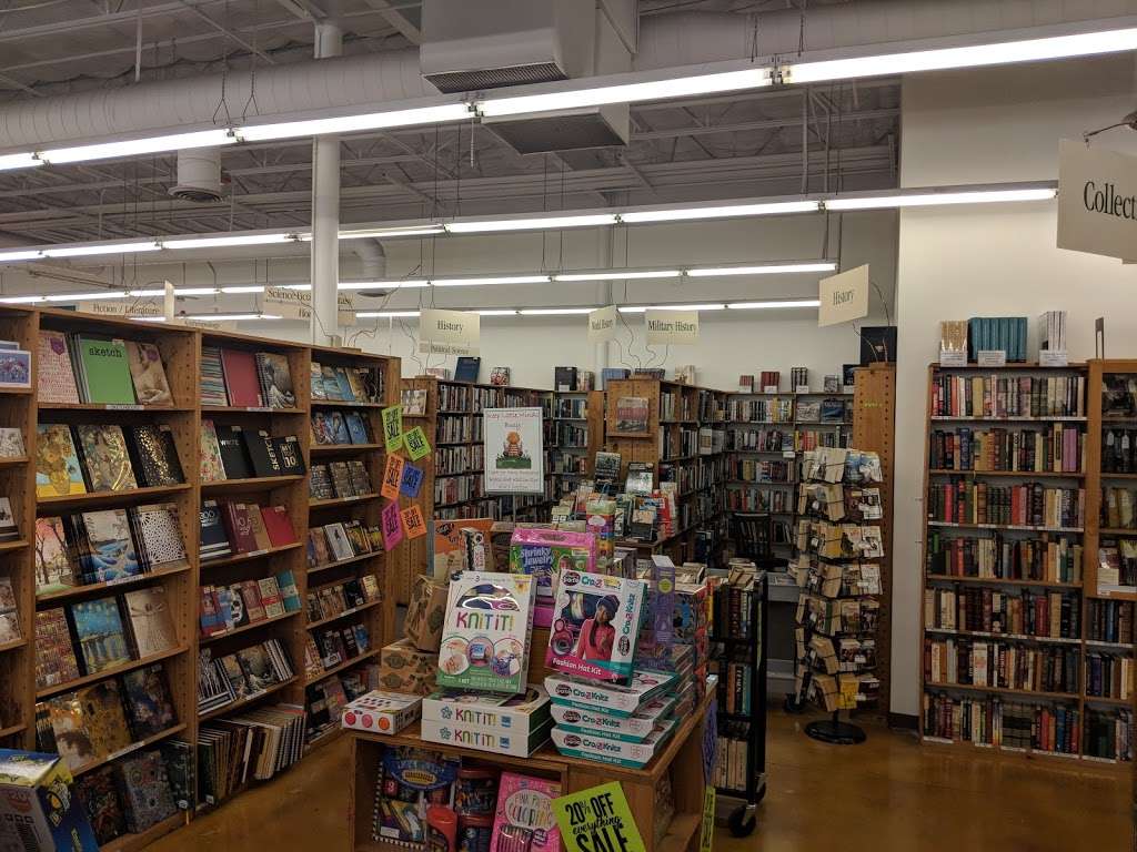 Half Price Books | 11654 Bandera Rd, San Antonio, TX 78250, USA | Phone: (210) 647-1103