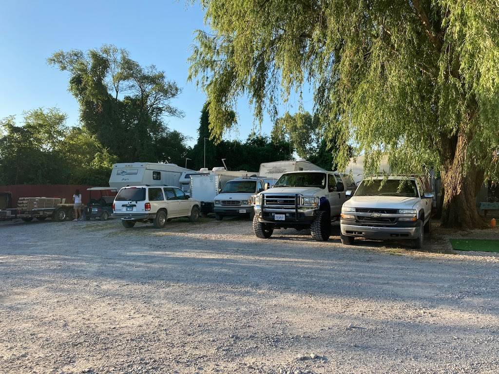 Trails End RV Campground | 3225 W Chain of Rocks Rd, Granite City, IL 62040, USA | Phone: (618) 931-5041