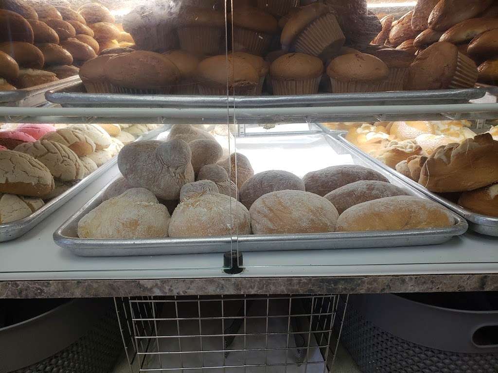 Xelapan Bakery | 904 Lonsdale Ave, Central Falls, RI 02863, USA | Phone: (401) 724-0890