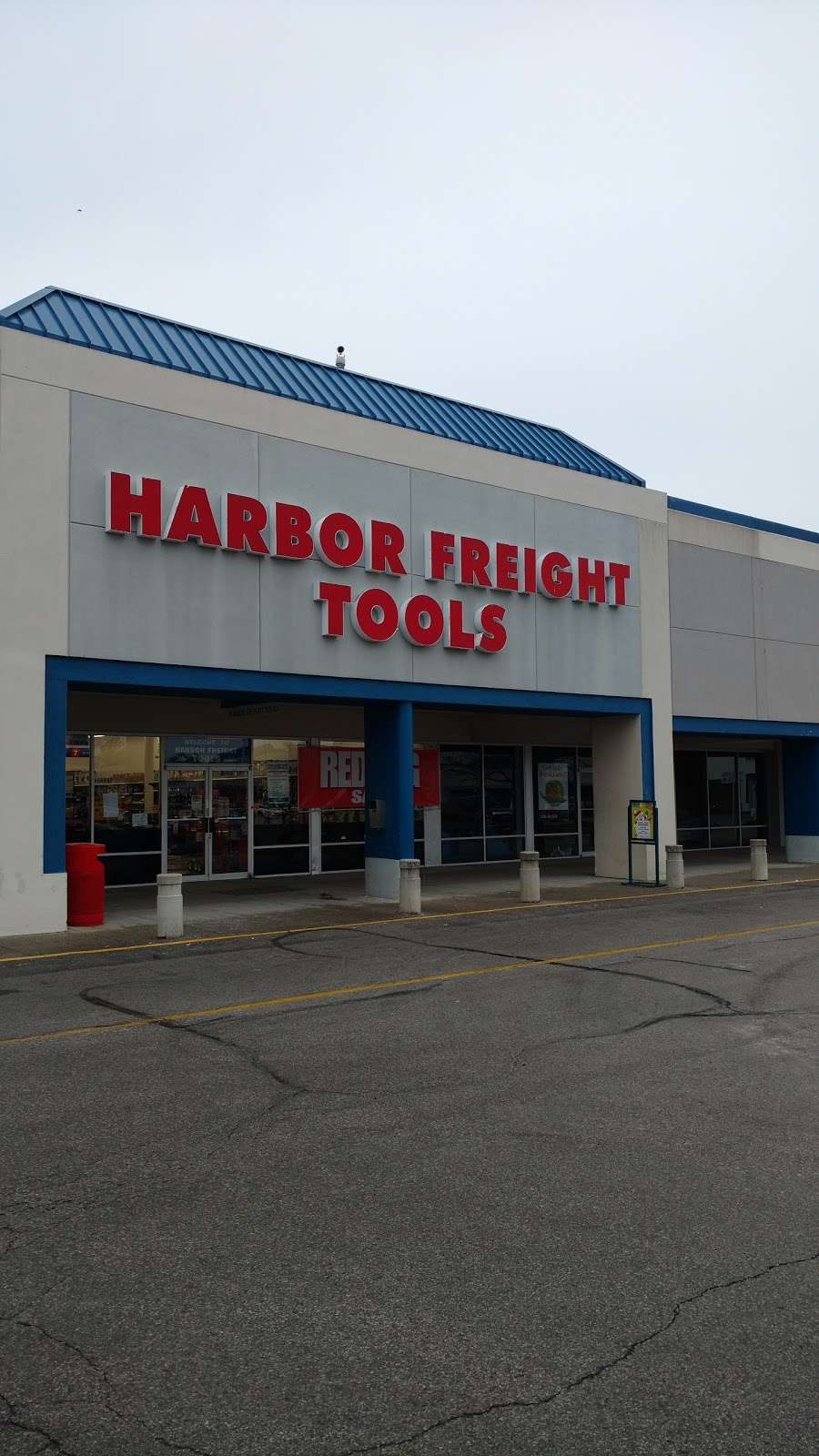 Harbor Freight Tools | 4200 S East St, Indianapolis, IN 46227, USA | Phone: (317) 788-7970