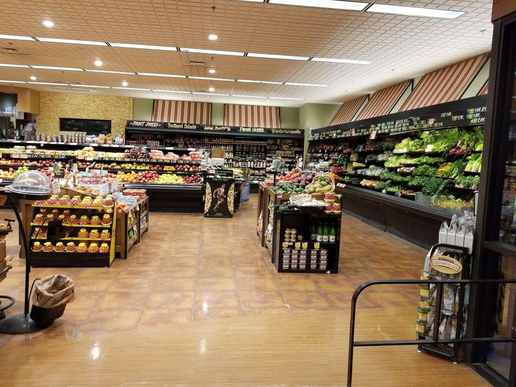 Donelans Supermarket | 145 Lincoln Rd, Lincoln, MA 01773, USA | Phone: (781) 259-0144