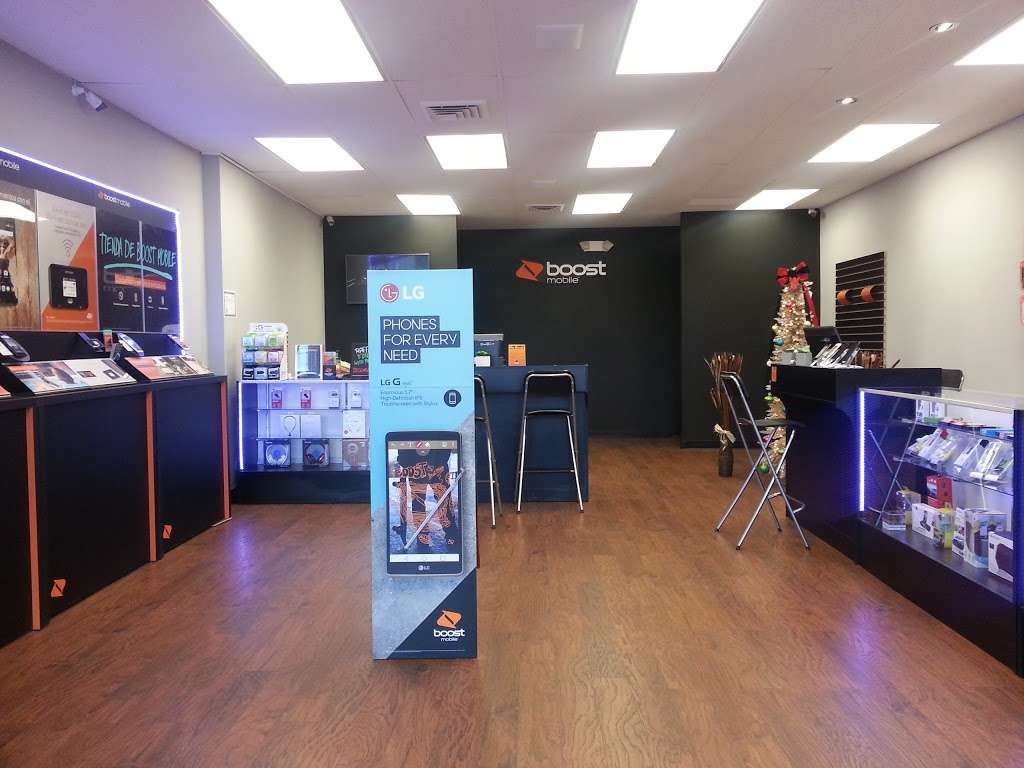 Boost Mobile | 824 Elmhurst Rd, Des Plaines, IL 60016 | Phone: (847) 621-2666