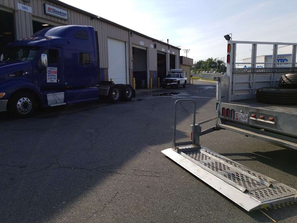 Service Tire Truck Centers | 823 Old Philadelphia Rd, Aberdeen, MD 21001, USA | Phone: (410) 907-8473