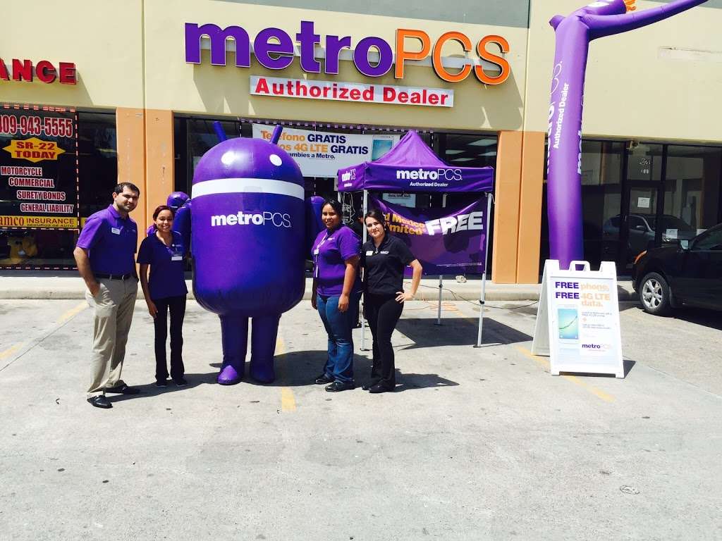 Metro by T-Mobile | 2028 9th Ave N Suite 200, Texas City, TX 77590, USA | Phone: (409) 229-1274