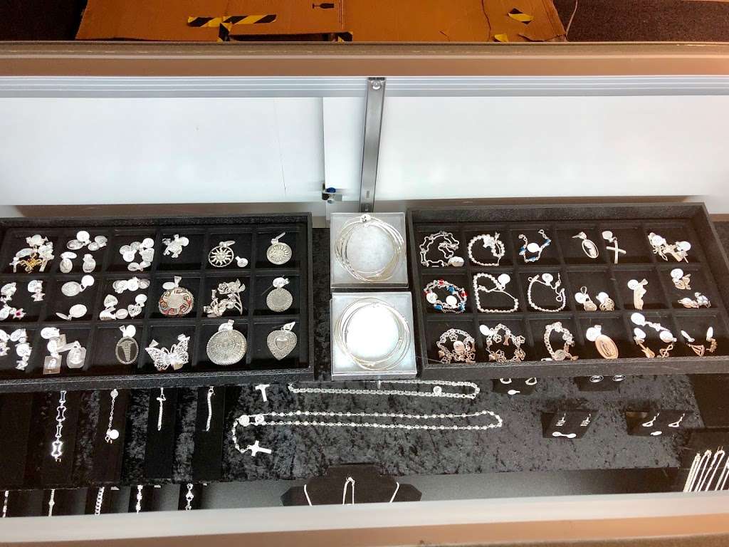 G & G Jewelry | 5055 W 72nd Ave Ste E, Westminster, CO 80030 | Phone: (720) 603-4118