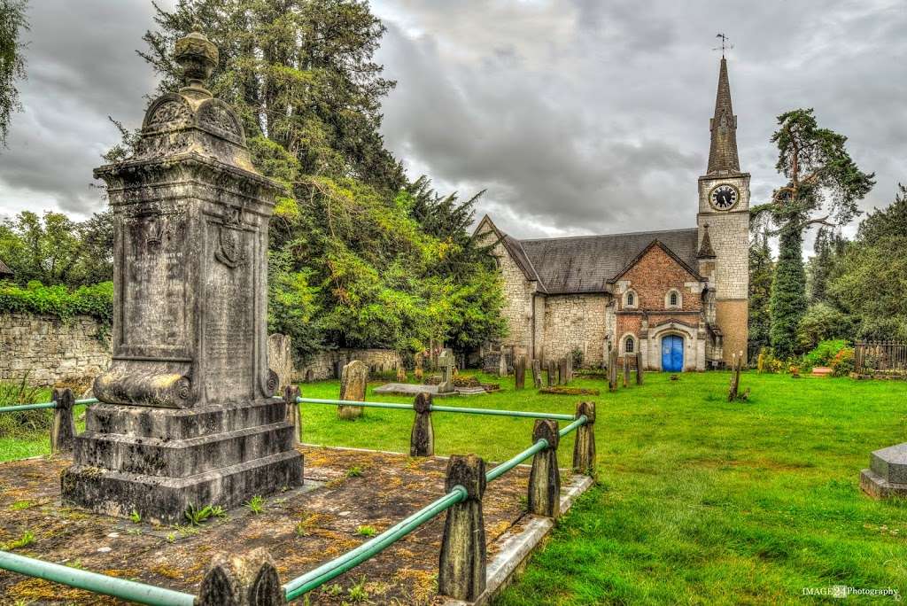 Saint Andrews Church of England | Reigate RH2 0TD, UK