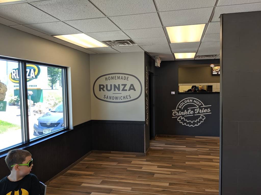 Runza Restaurant | 8330 Northwoods Dr, Lincoln, NE 68505, USA | Phone: (402) 488-6808