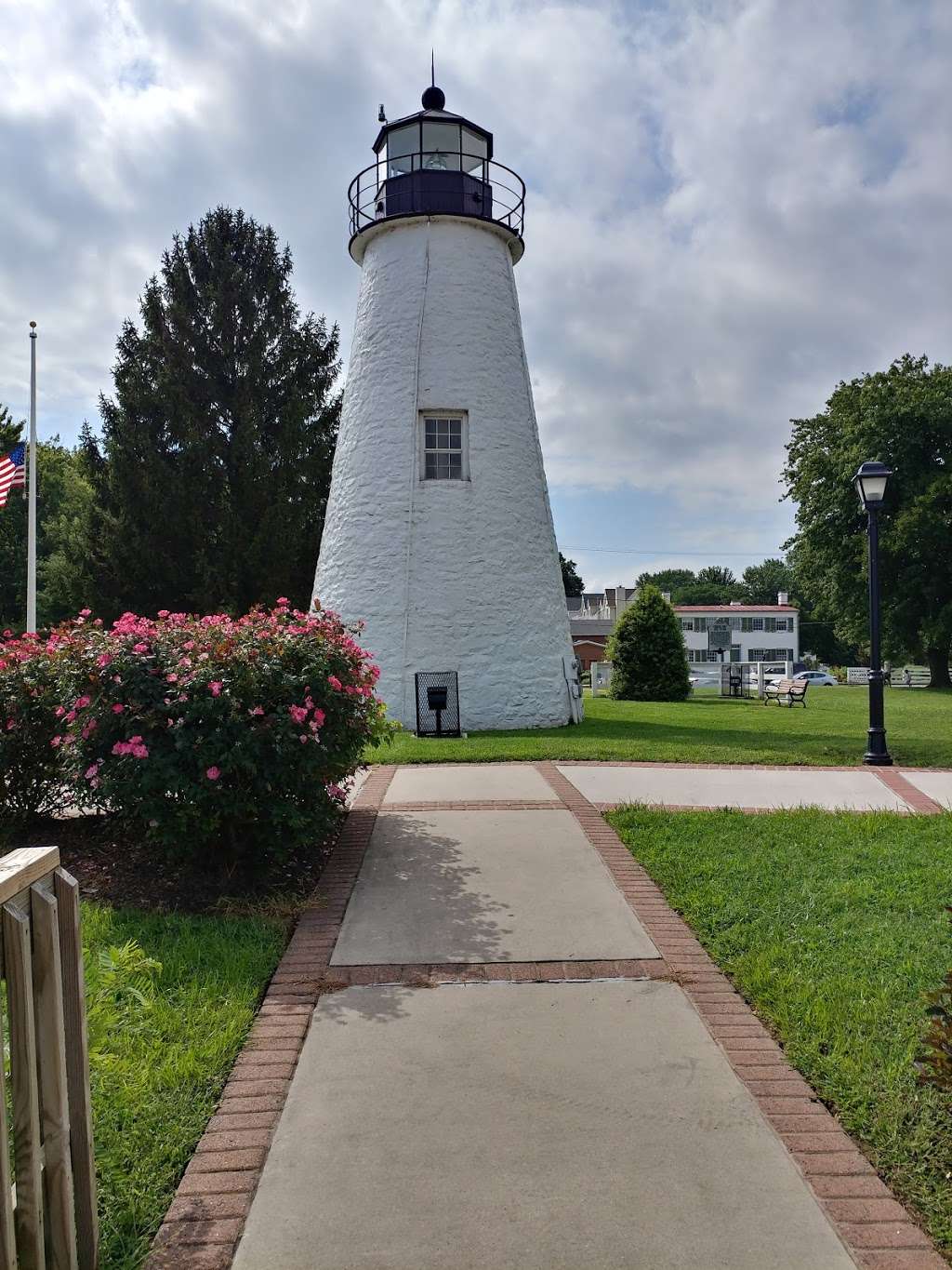 Concord Point Lighthouse | 700 Concord St, Havre De Grace, MD 21078, USA | Phone: (410) 939-3213