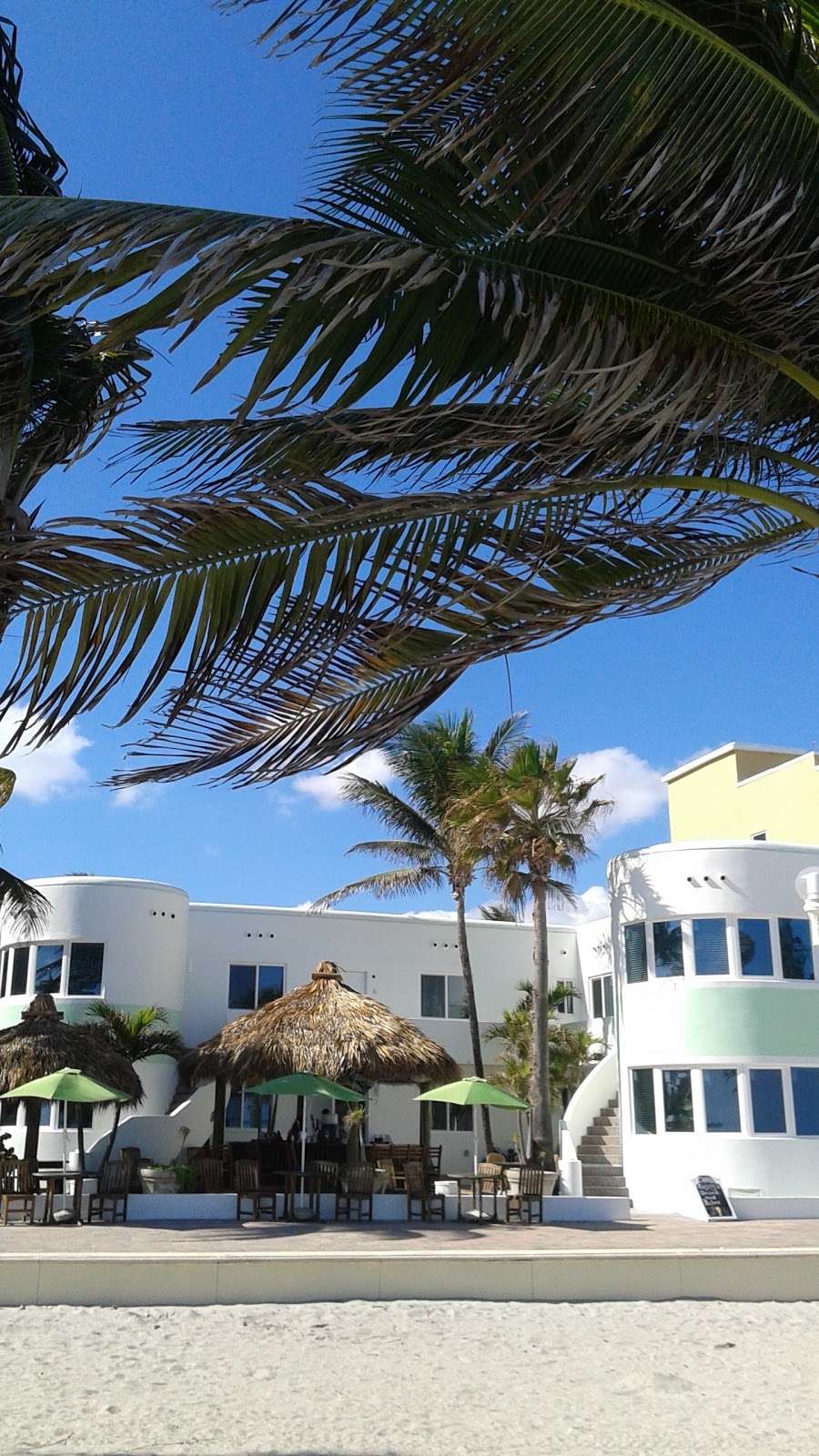 Walkabout Beach Resort | 2500 N Surf Rd, Hollywood, FL 33019, USA | Phone: (954) 272-6000