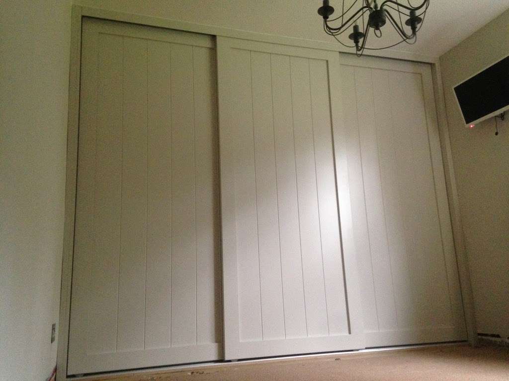 MB Designs Fitted Wardrobes | 4, Walthambury Farm, Pleshey Rd, Great Waltham, Chelmsford CM3 1AY, UK | Phone: 07789 813914