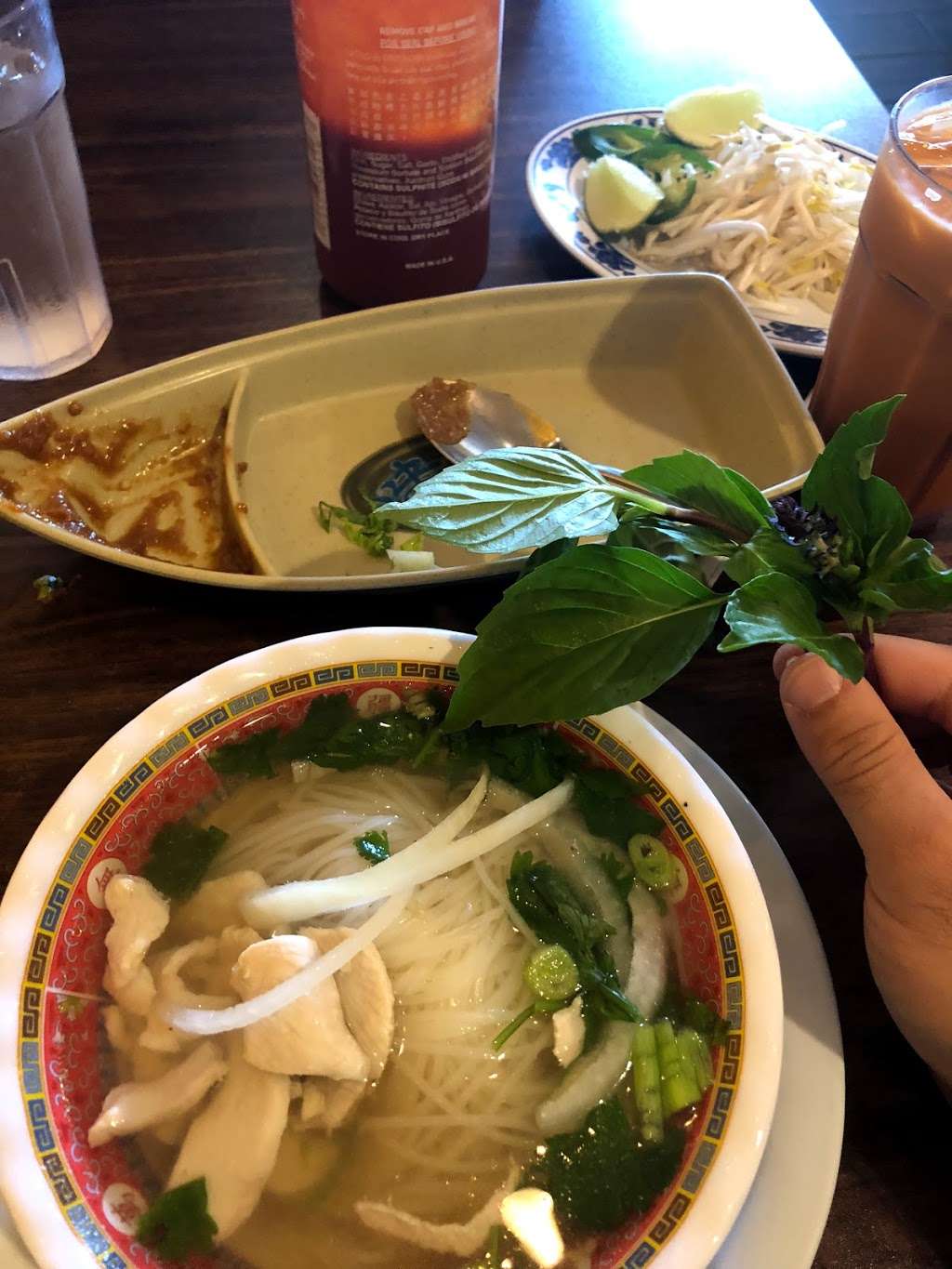 Big Bowl Pho | 7106 NW Prairie View Rd, Kansas City, MO 64151, USA | Phone: (816) 382-3488