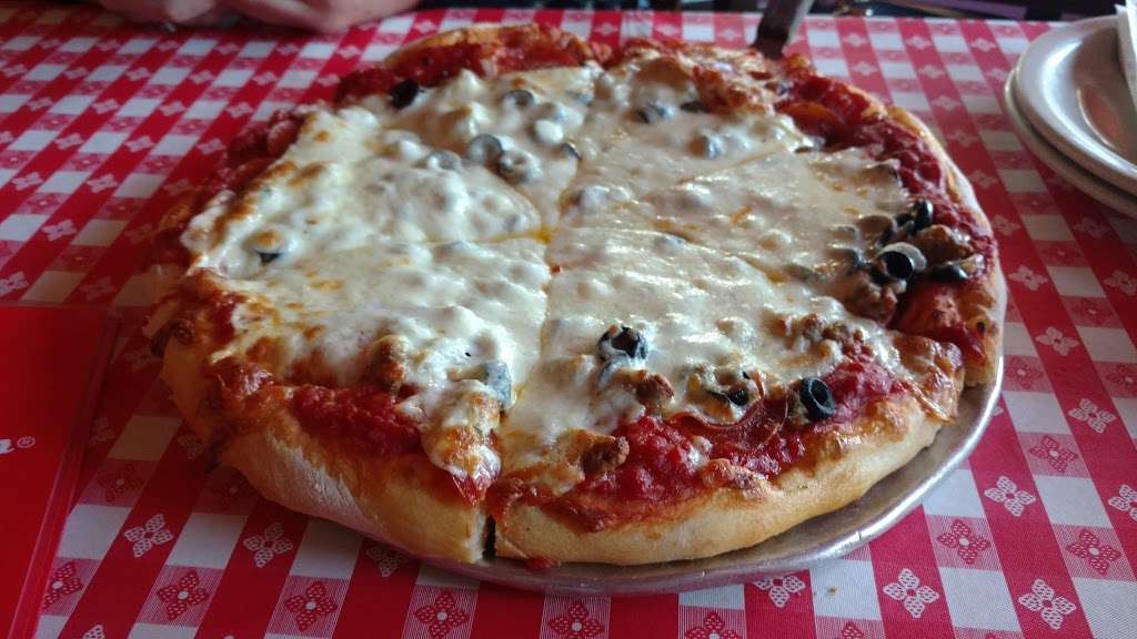 Filippis Pizza Grotto Poway | 13000 Oak Knoll Dr, Poway, CA 92064 | Phone: (858) 748-1800