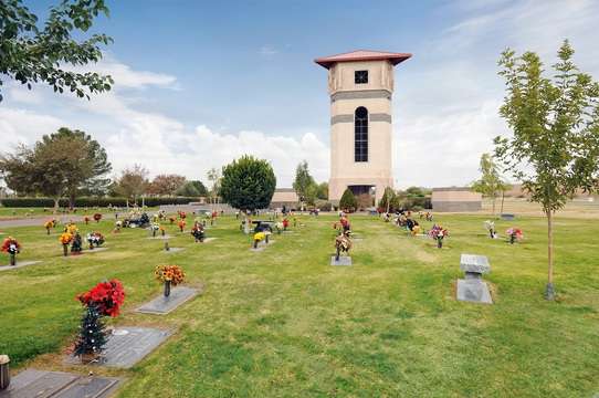 Phoenix Memorial Park & Mortuary | 200 W Beardsley Rd, Phoenix, AZ 85027, USA | Phone: (623) 434-7000