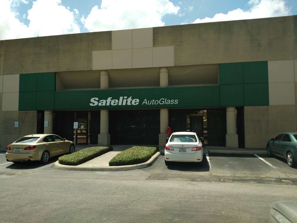 Safelite AutoGlass | 11105 Landmark 35 Dr, San Antonio, TX 78233, USA | Phone: (210) 390-1889