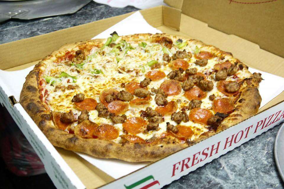 Papas Pizza | 336 S Lakeview Dr, Lake Helen, FL 32744, USA | Phone: (386) 228-3451