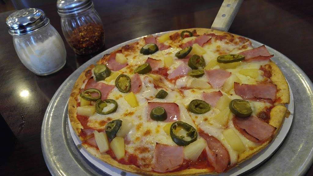 Grambolis Pizza | 11733 Pendleton Pike, Indianapolis, IN 46236, USA | Phone: (317) 823-4466