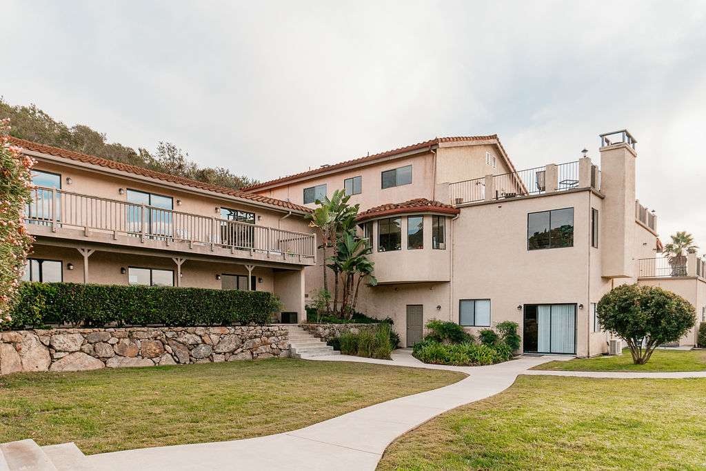 Ultimate Serenity Vacation Rental | 2808 Lakemont Dr, Fallbrook, CA 92028, USA | Phone: (406) 461-3470