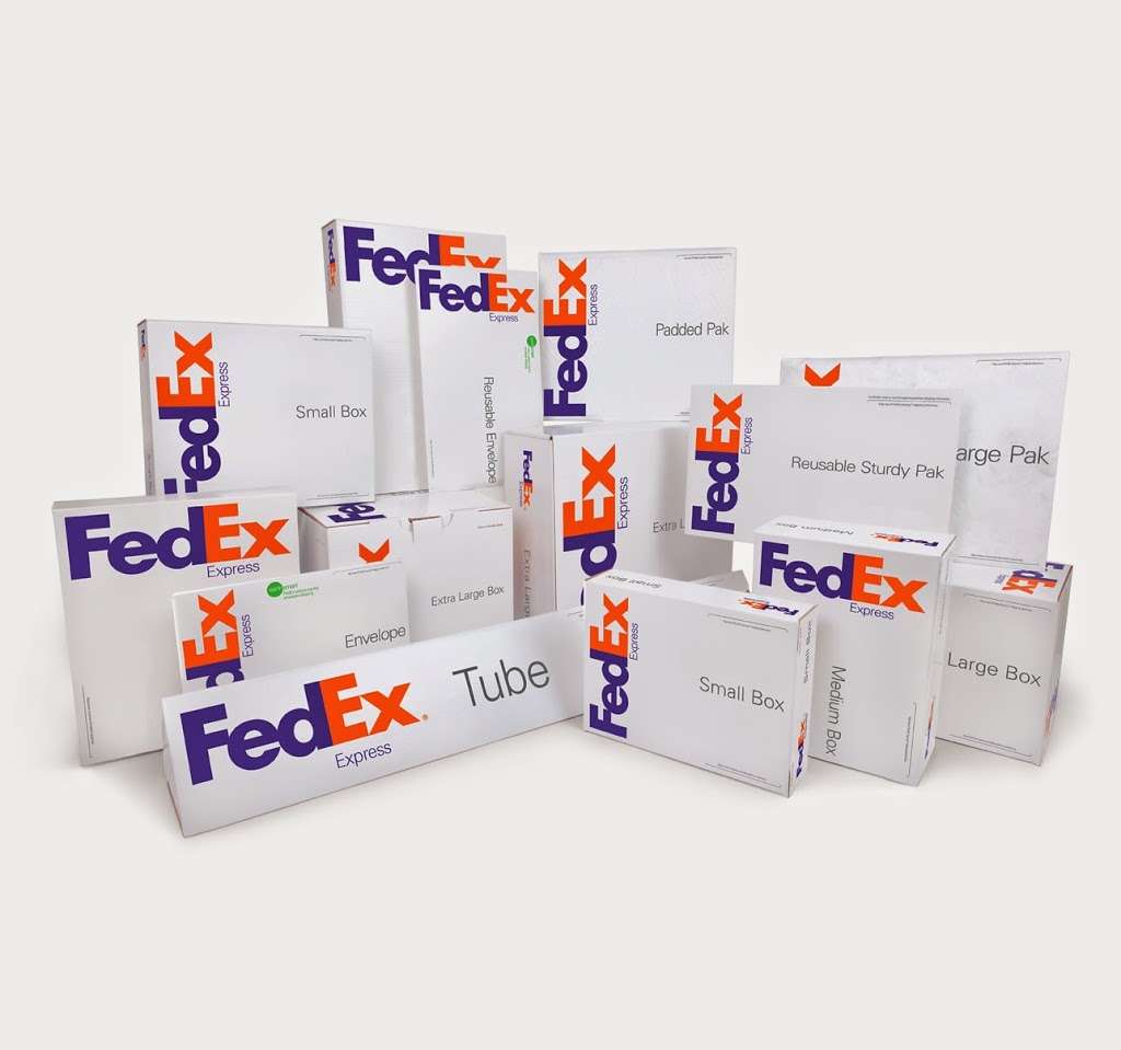 FedEx Ship Center | 4 Lakeland Park Dr, Peabody, MA 01960, USA | Phone: (800) 463-3339