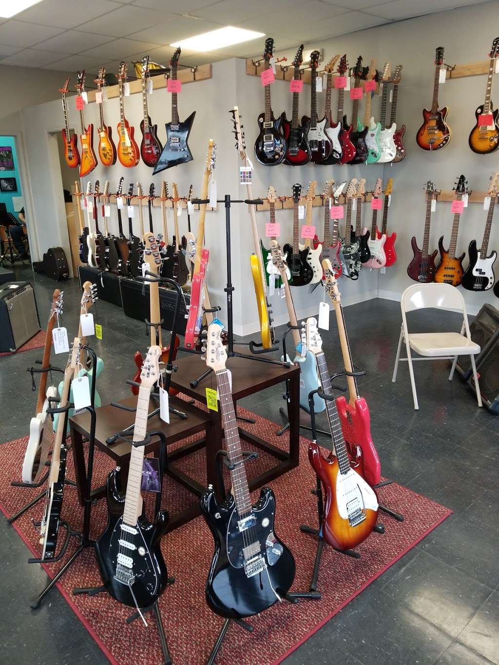 Dons Guitars | 115 Farabee Dr, Lafayette, IN 47905, USA | Phone: (765) 490-3631