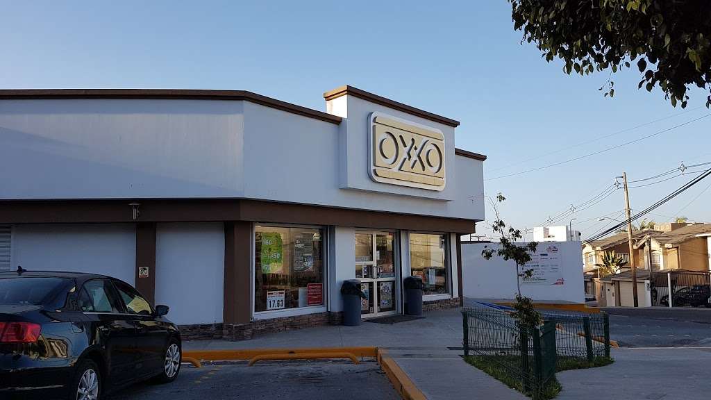 OXXO | Cumpas 369, Chapultepec, 22020 Tijuana, B.C., Mexico