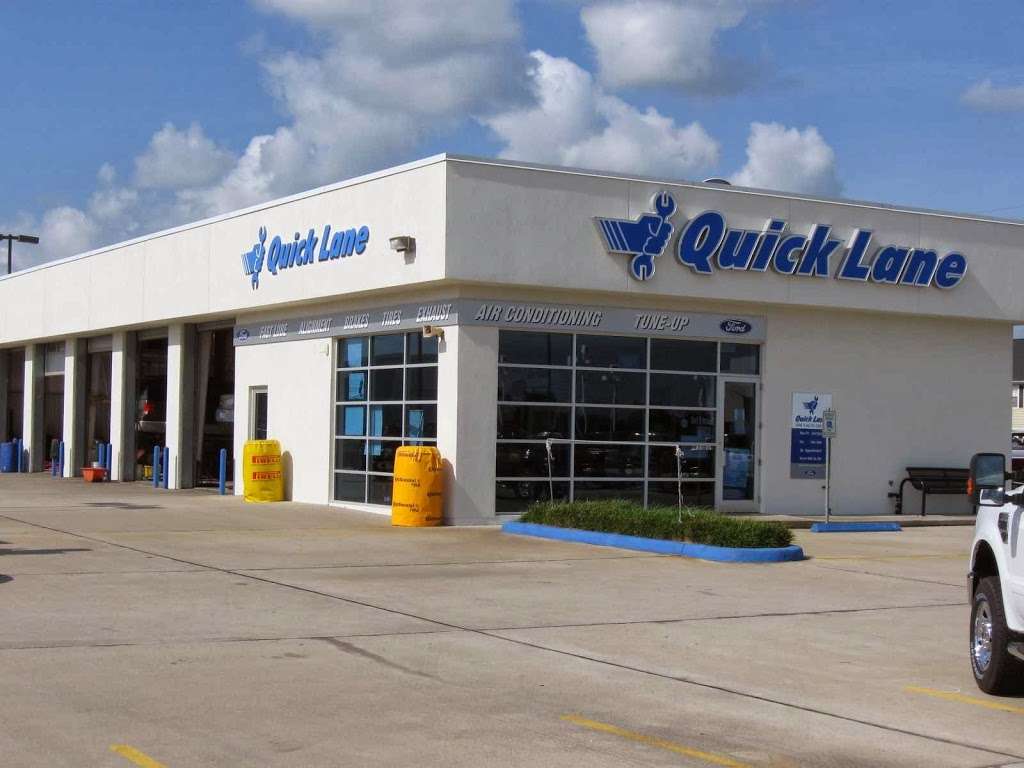 Quick Lane Tire and Auto Center Rosenberg | 7146, 27225 Southwest Fwy, Rosenberg, TX 77471 | Phone: (832) 363-2054