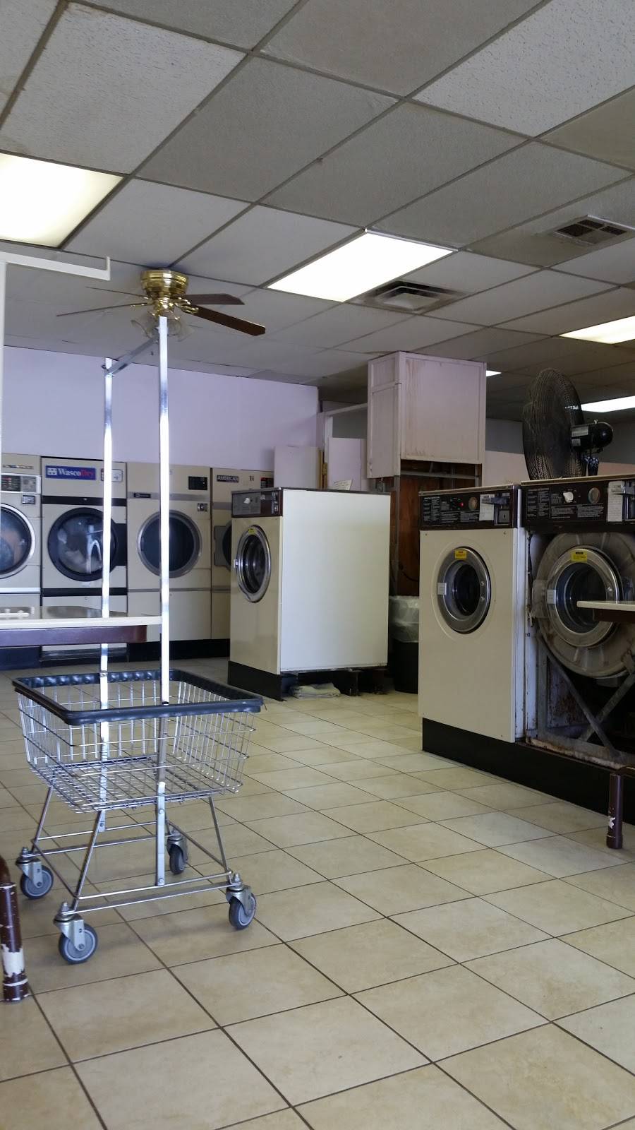 Sunshine Laundry | 9124 N MacArthur Blvd, Oklahoma City, OK 73132 | Phone: (405) 720-7405