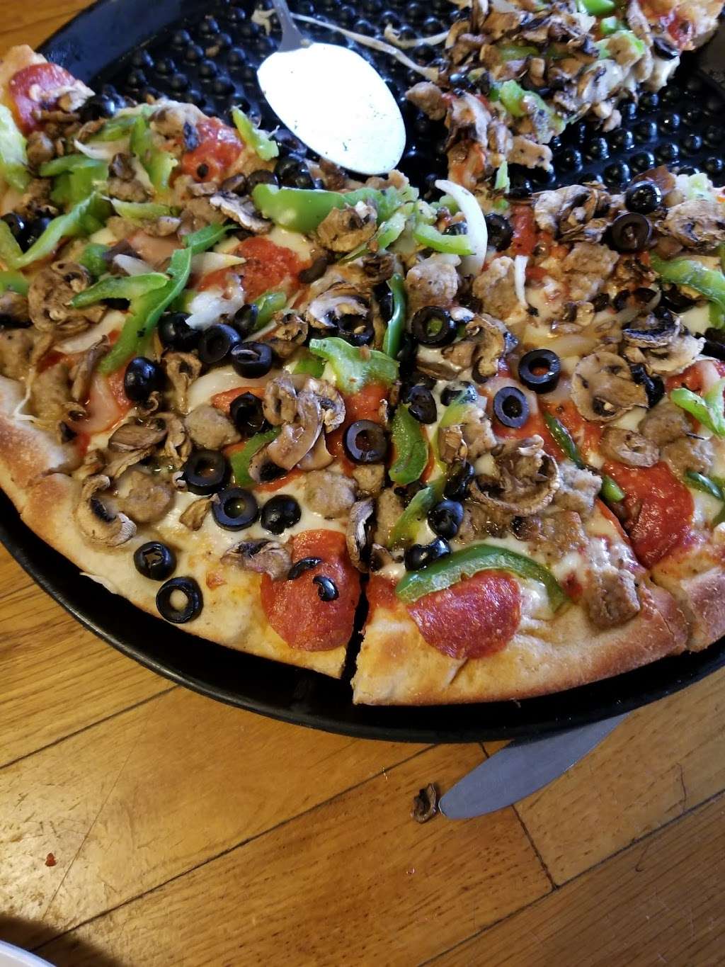 Nicks Pizza II | 21510 Bear Valley Rd Unit L1-1, Apple Valley, CA 92308, USA | Phone: (760) 240-3532