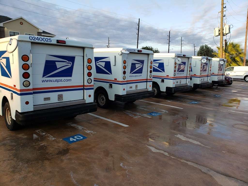 United States Postal Service | 2909 Rogerdale Rd, Houston, TX 77042, USA | Phone: (800) 275-8777