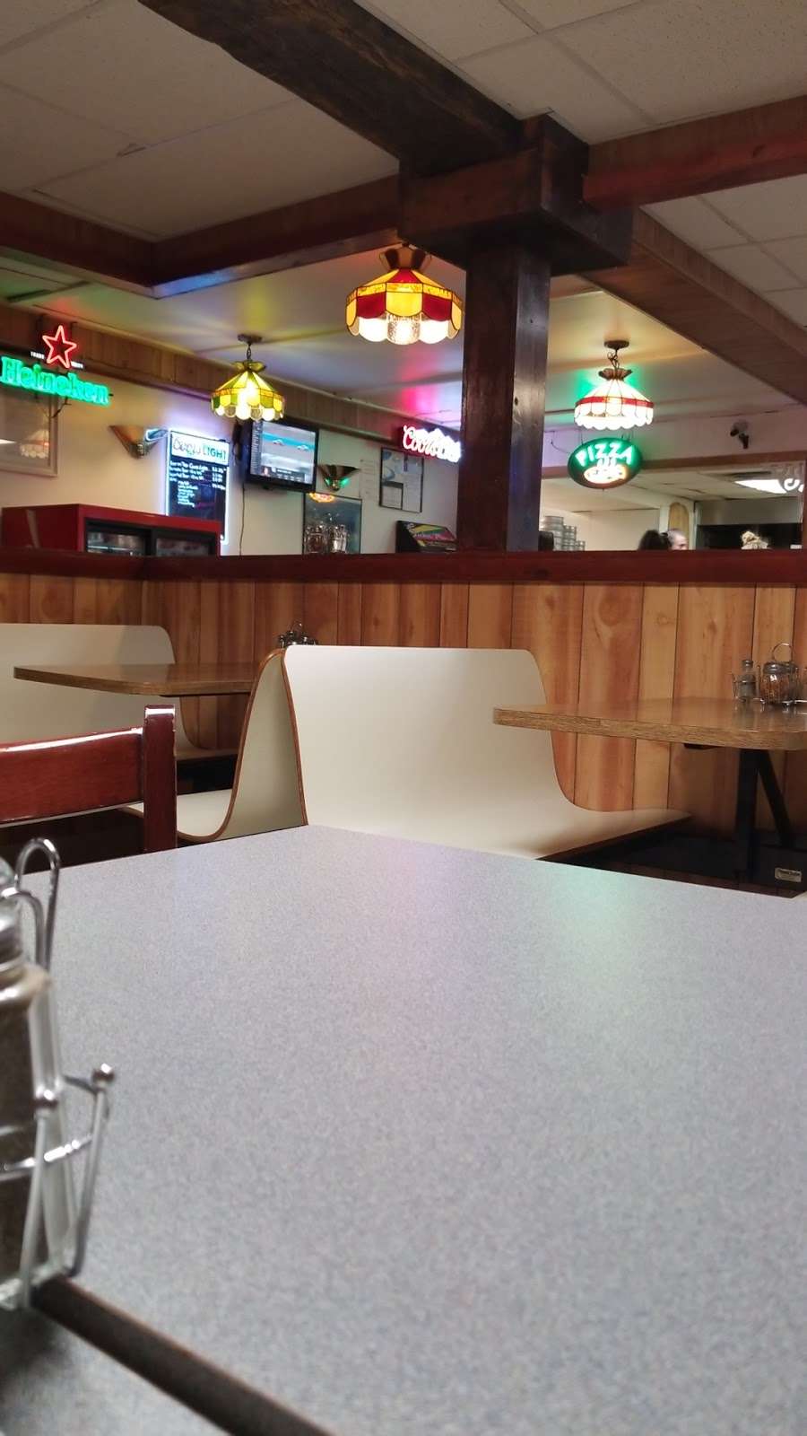 Marios Pizzeria Restaurant | 300 Penn Valley Rd, Bernville, PA 19506, USA | Phone: (610) 488-0831