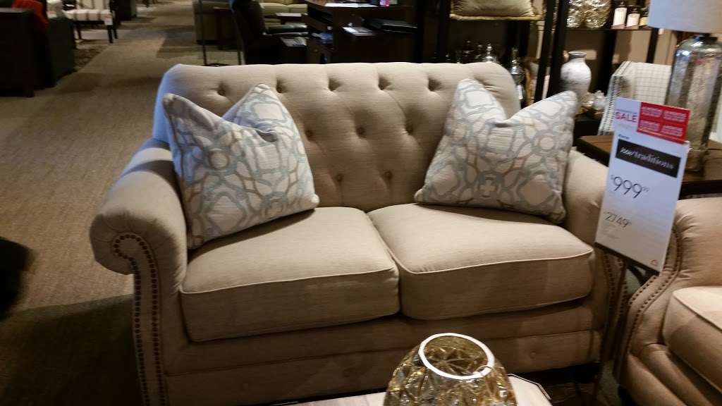 Ashley HomeStore | 4360 W New Haven Ave, Melbourne, FL 32904, USA | Phone: (321) 733-2150