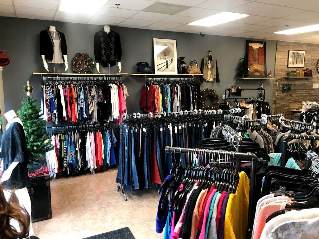 2 Girls and a Thrift Shop | 1275 Sheridan Rd Suite L, Winthrop Harbor, IL 60096, USA | Phone: (224) 789-5440