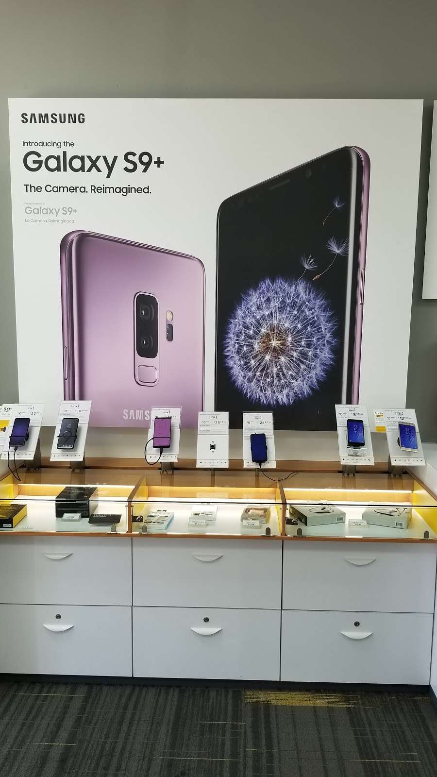 Sprint Store | 2086 Orchard Rd, Montgomery, IL 60538, USA | Phone: (630) 801-0600