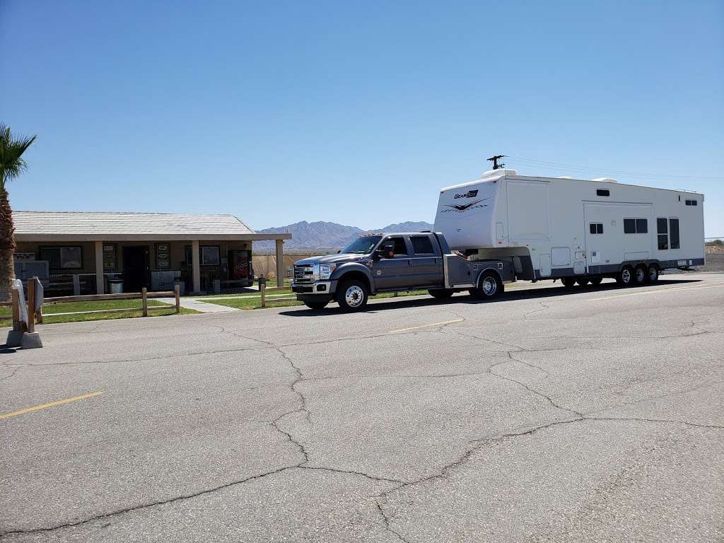 Covered Wagon RV Park | 6540 N Black Canyon Hwy # 53, Phoenix, AZ 85017, USA | Phone: (602) 242-2500