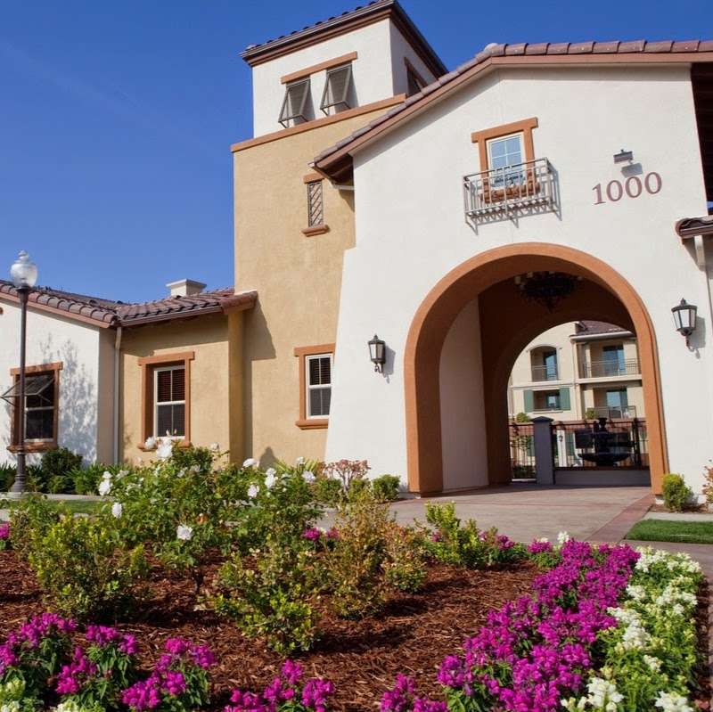 Vistas at West Hills | 24015 Copper Hill Dr, Santa Clarita, CA 91350, USA | Phone: (866) 751-2338