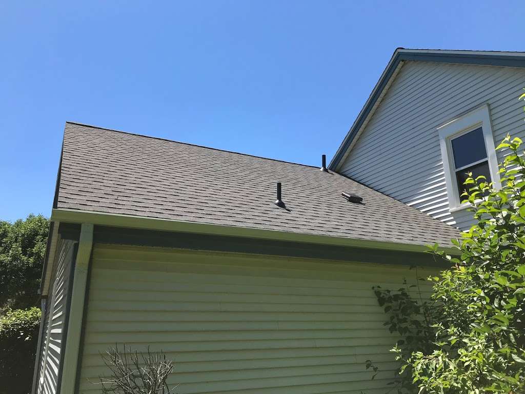 Superior Roofing & Exteriors, LLC | W263N2020 E Fieldhack Dr #207, Pewaukee, WI 53072, USA | Phone: (262) 716-5149