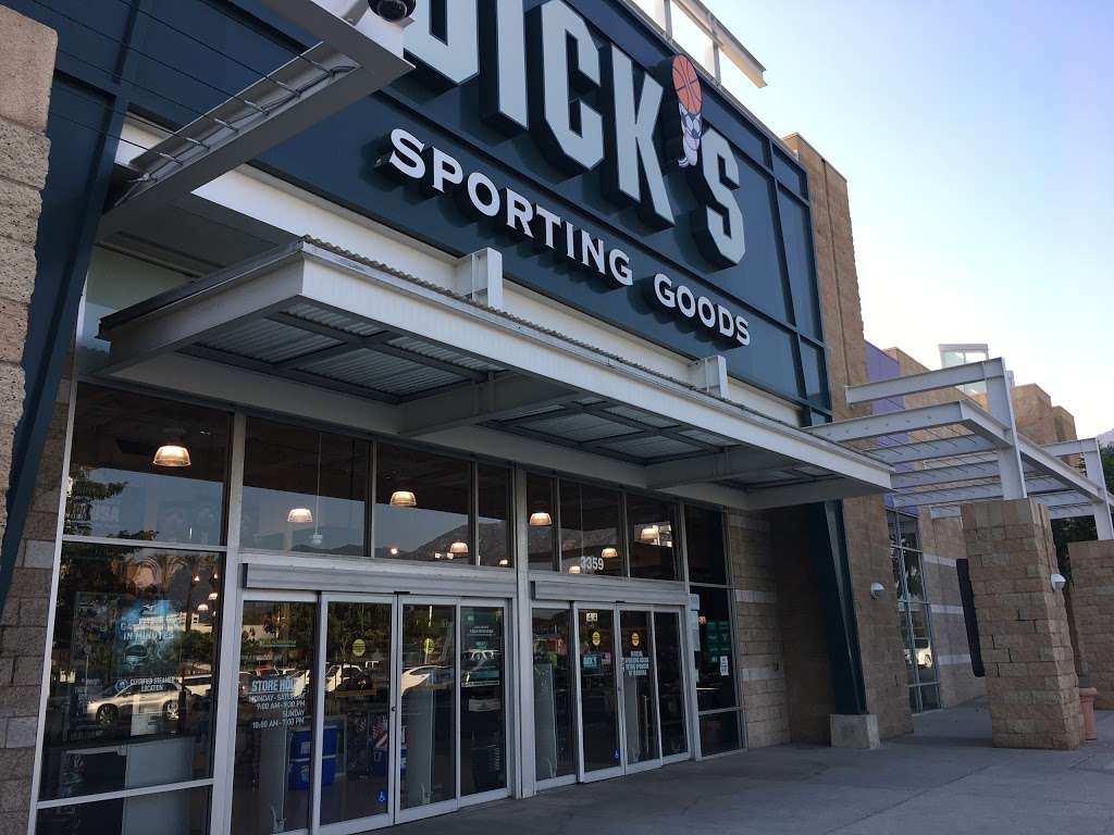 DICKS Sporting Goods | 3359 E Foothill Blvd, Pasadena, CA 91107, USA | Phone: (626) 351-1843