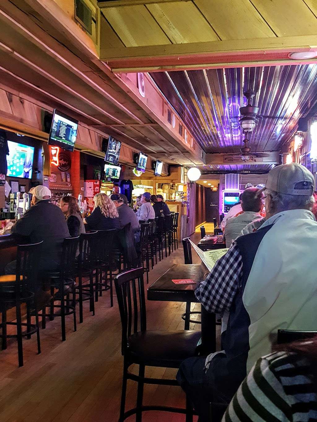 Longshots Bar and Grill | 117 E Michigan St, New Carlisle, IN 46552 | Phone: (574) 988-0176