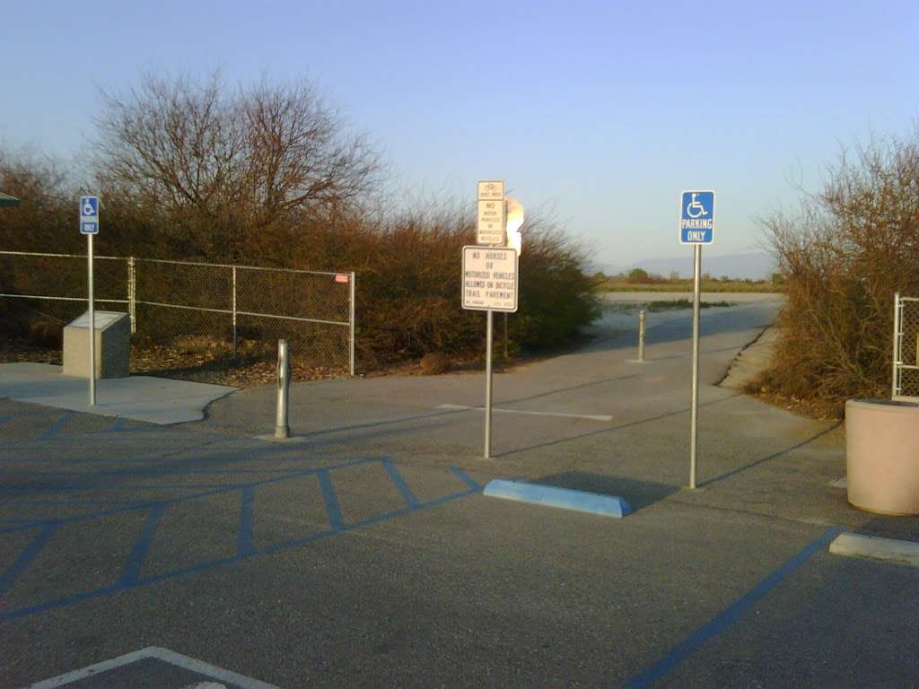 Kern River Bike Path parking area | Unnamed Road, Bakersfield, CA 93311, USA