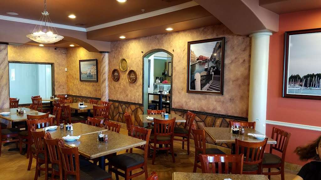 Dominics Italian Restaurant | 268 Harbor Drive S., Oceanside, CA 92054, USA | Phone: (760) 754-1881