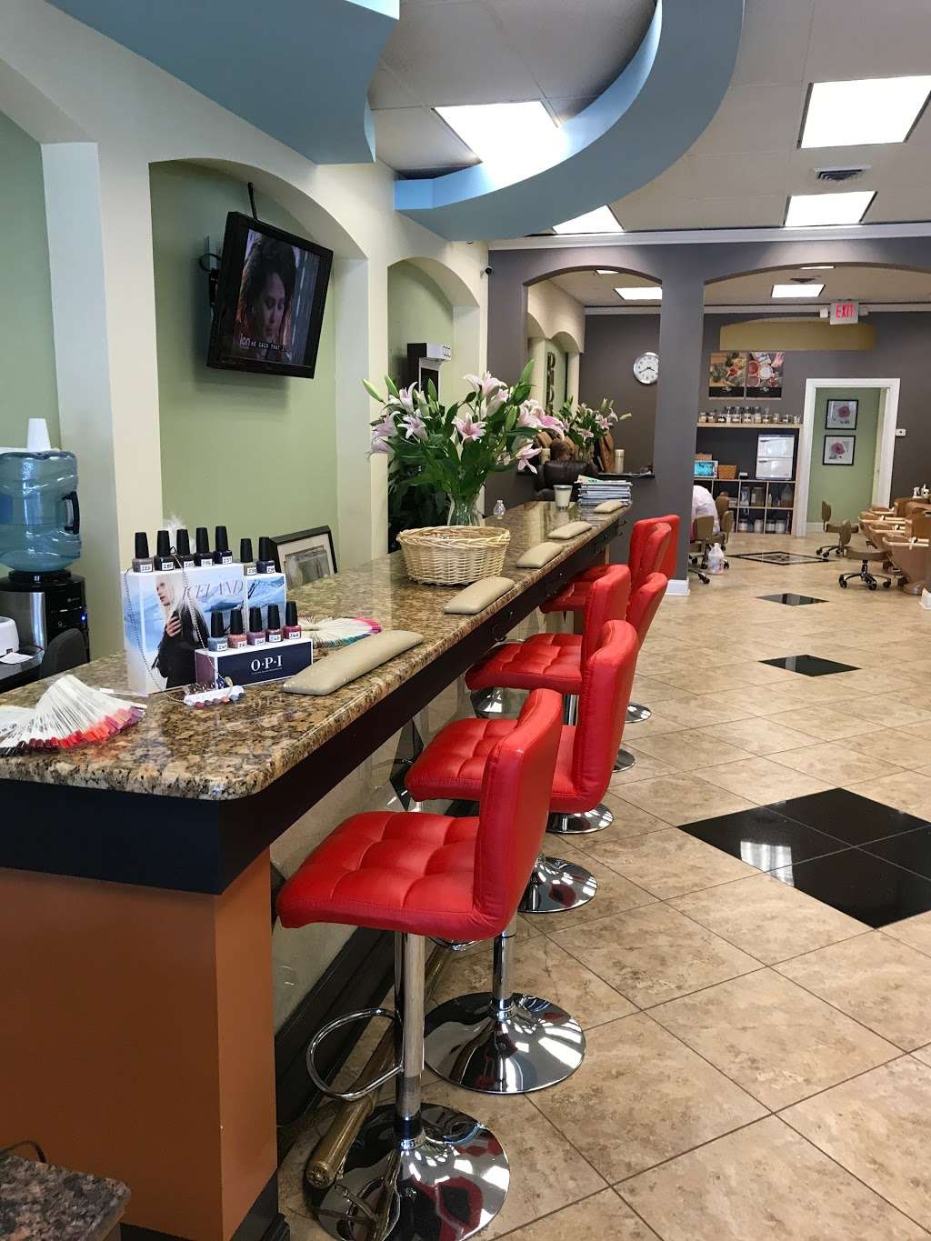 iNail Bar | 2068 Sproul Rd, Broomall, PA 19008, USA | Phone: (610) 353-2775