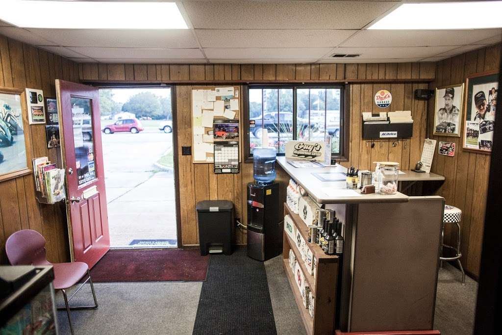 Neighborhood Garage | 301 SE Oldham Pkwy, Lees Summit, MO 64081, USA | Phone: (816) 524-6056