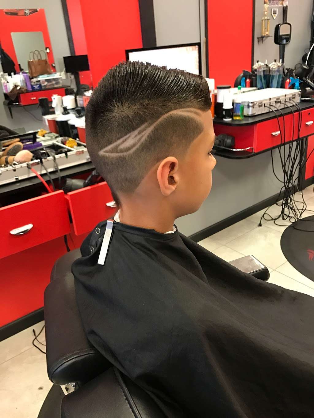 IDrive barbershop | 11701 International Dr, Orlando, FL 32821 | Phone: (407) 778-4799