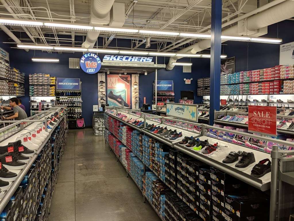 SKECHERS Factory Outlet | 5885 Gulf Fwy #775, Texas City, TX 77591, USA | Phone: (281) 337-1096