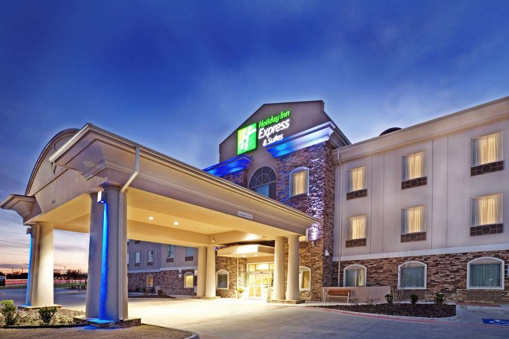 Holiday Inn Express & Suites Dallas Southwest-Cedar Hill | 1007 N Hwy 67, Cedar Hill, TX 75104, USA | Phone: (972) 291-4037