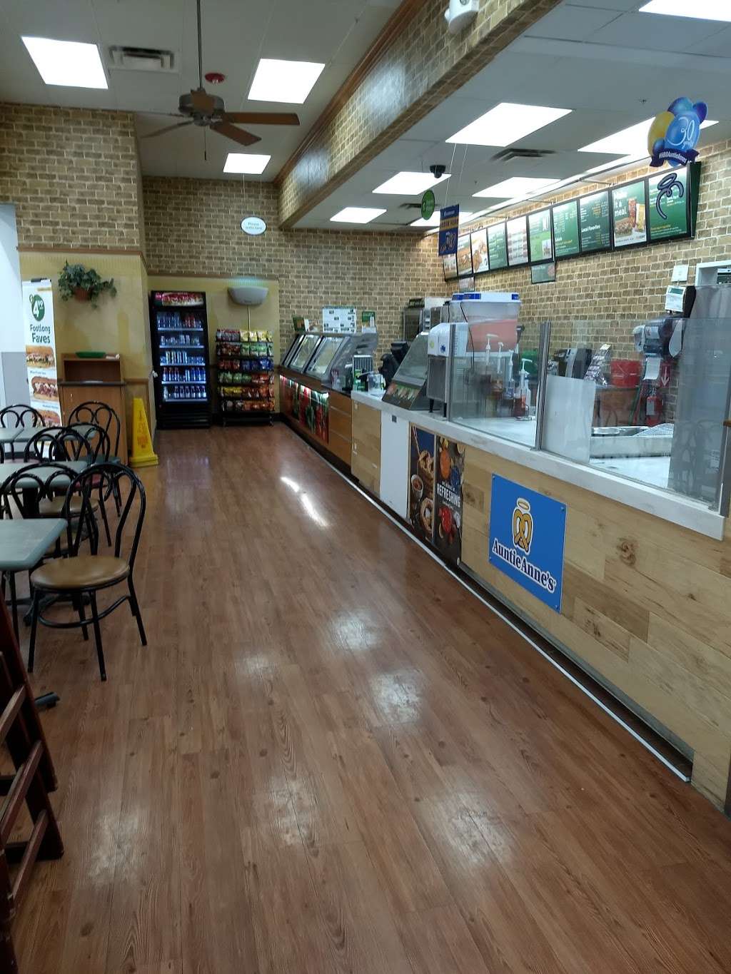 Subway Restaurants | 7207 North M -1 Hwy, Gladstone, MO 64119, USA | Phone: (816) 420-3010